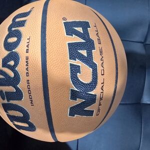 Wilson Size 7 Basketball - Tan and Black